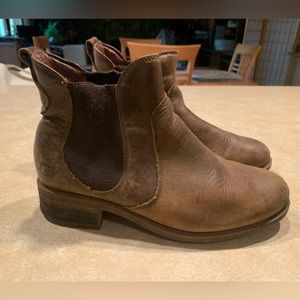 Ugg waterproof leather chelsea ankle boots